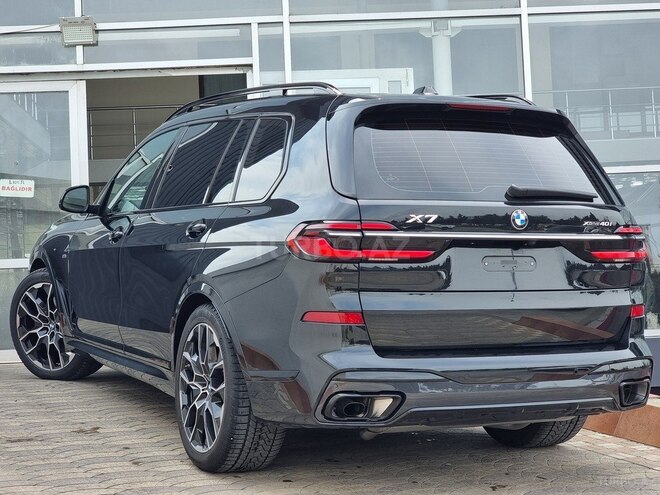 BMW X7-10