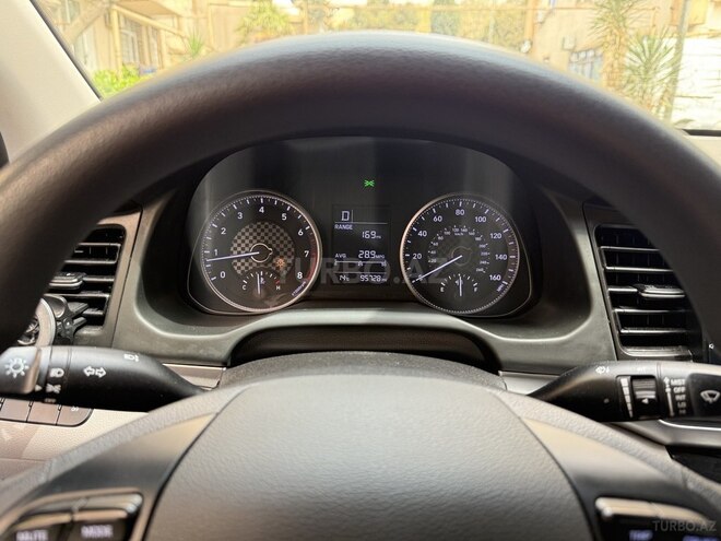 Hyundai Elantra-6