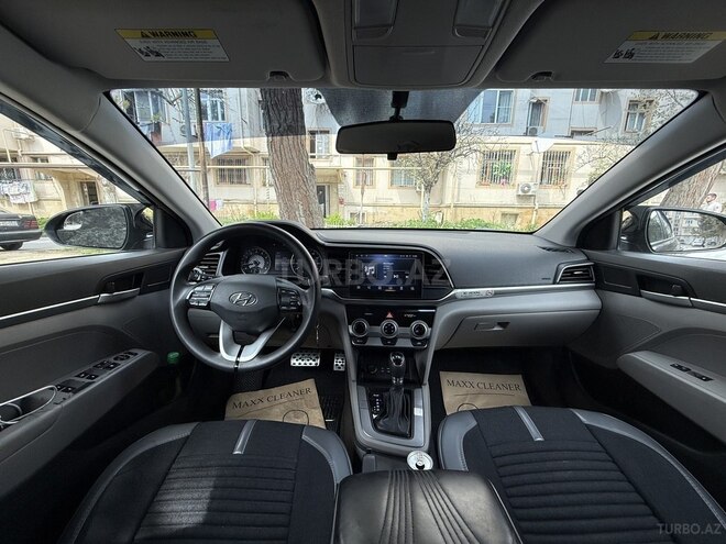 Hyundai Elantra-5