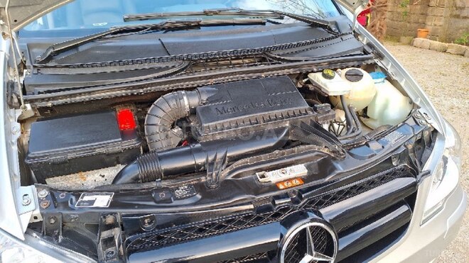 Mercedes  2010, 400,000 km - 2.1 l - Astara