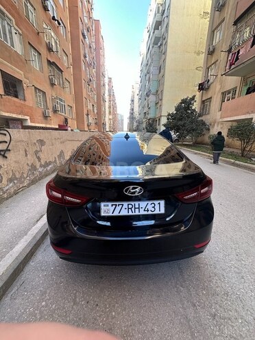 Hyundai Elantra-3