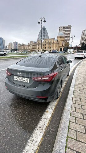 Hyundai Elantra-2