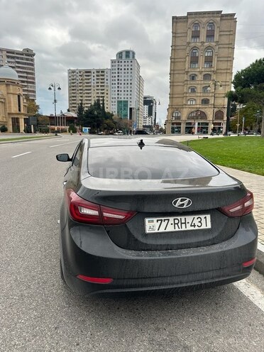 Hyundai Elantra-5
