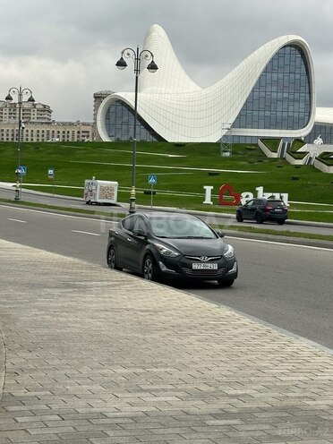 Hyundai Elantra-6