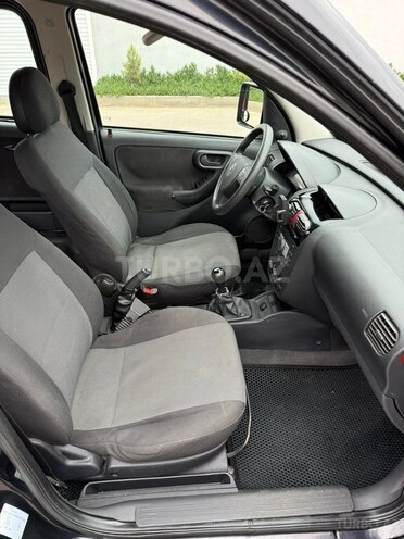 Opel Combo-13