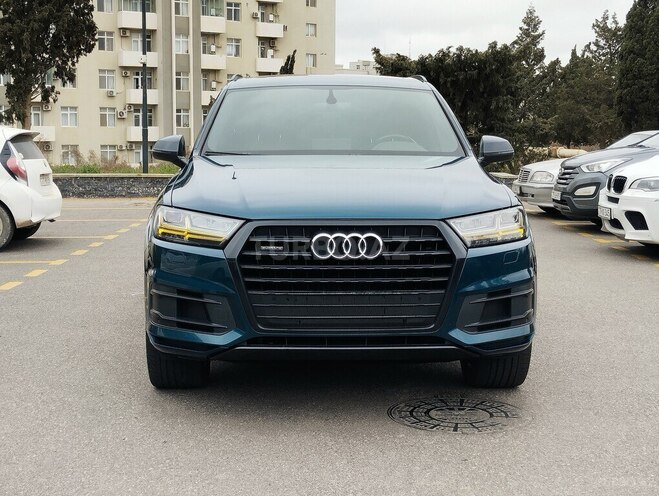 Audi Q7-3