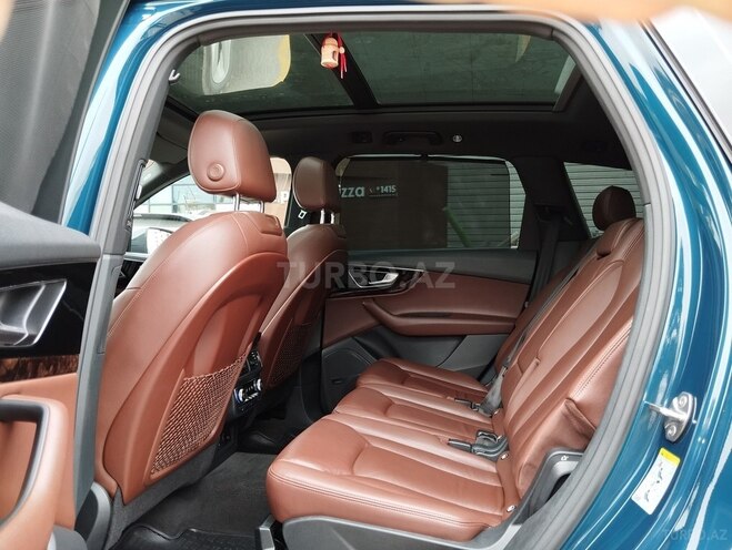 Audi Q7-15