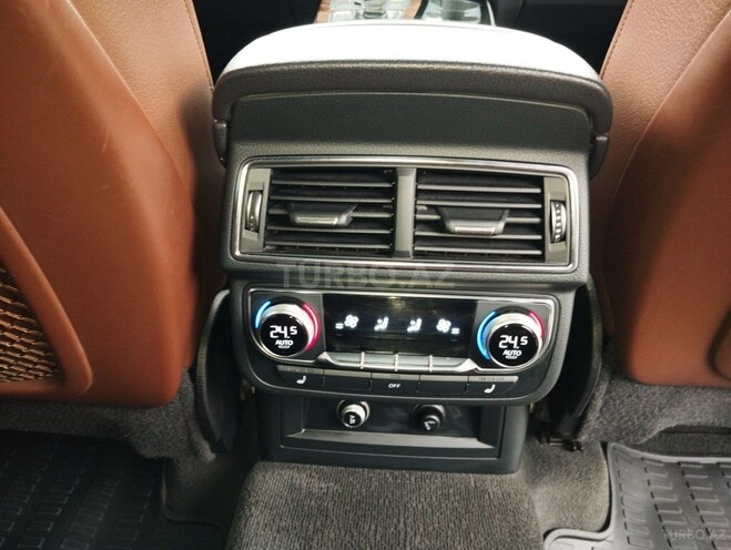 Audi Q7-11