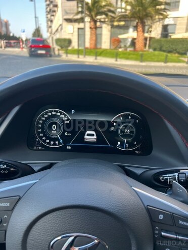 Hyundai Sonata-12