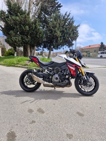 Suzuki GSX-S1000-6