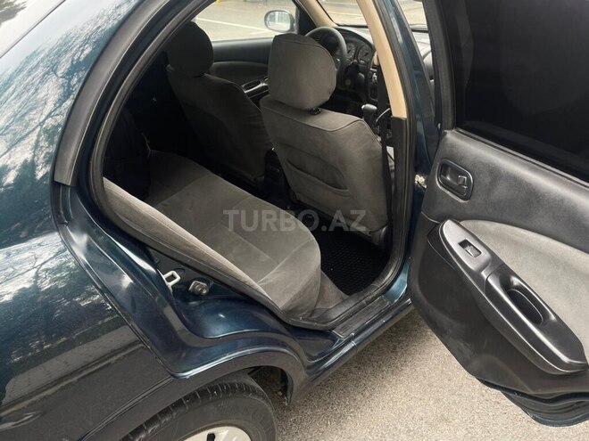 Nissan Sunny-14