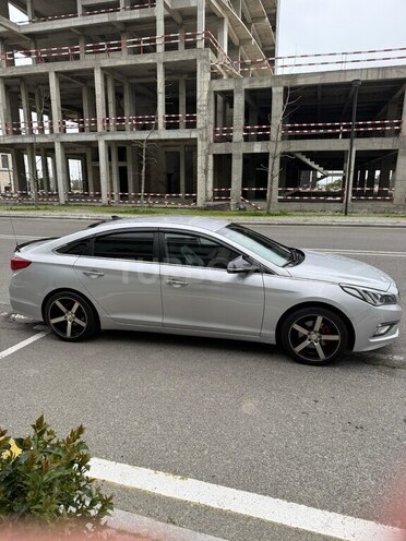 Hyundai Sonata-6
