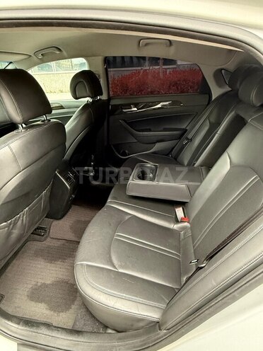 Hyundai Sonata-11