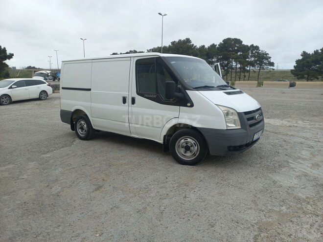 Ford Transit-10