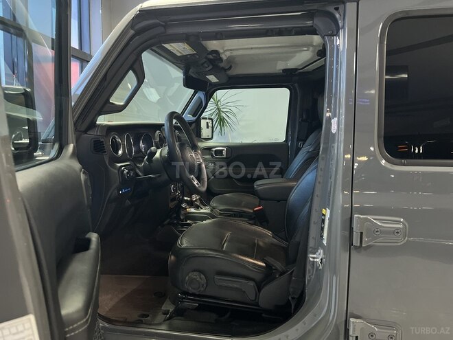 Jeep Wrangler-13