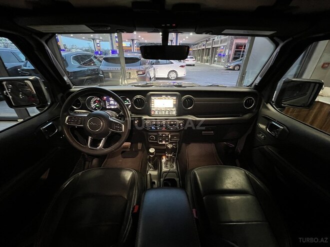 Jeep Wrangler-12