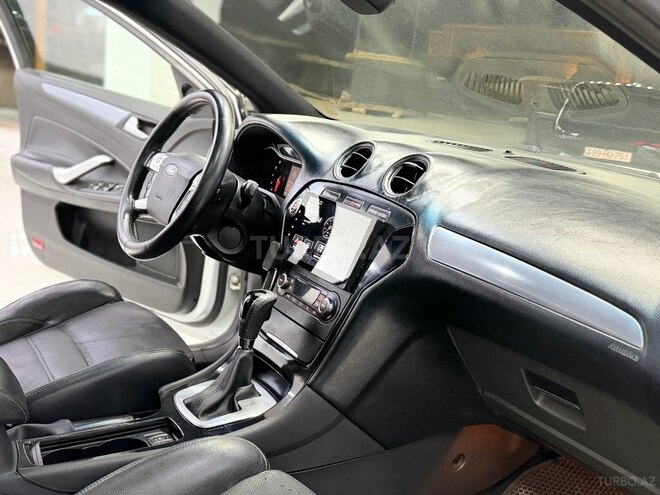 Ford Mondeo-15