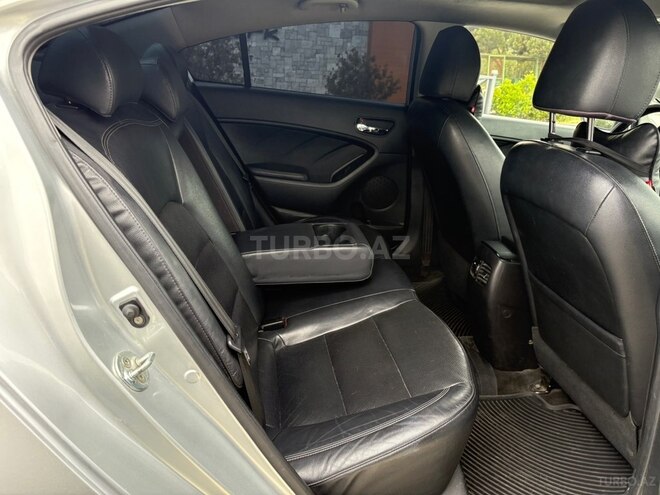 Kia Cerato-10
