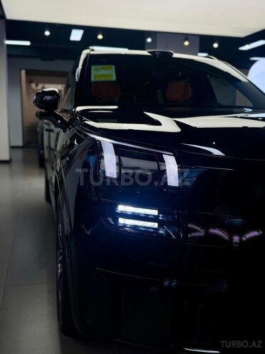 Lynk & Co 900-6