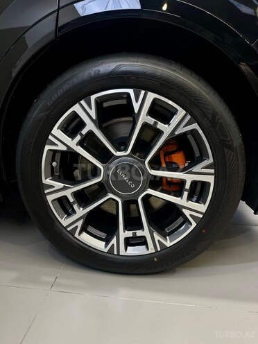Lynk & Co 900-10