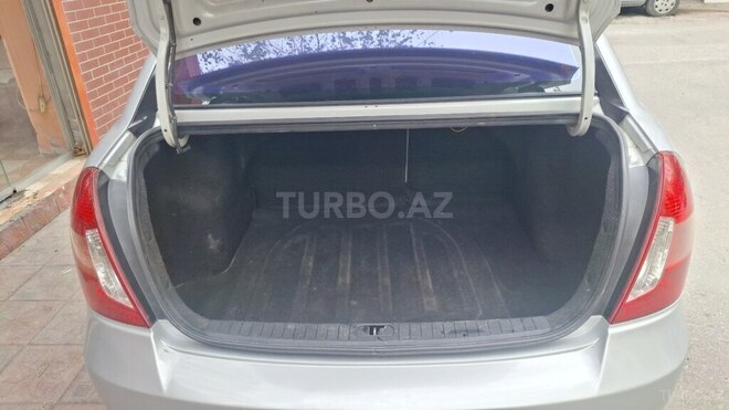 Hyundai Accent-5