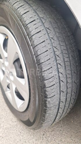 Hyundai Accent-4