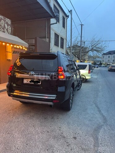 Toyota Land Cruiser Prado-4