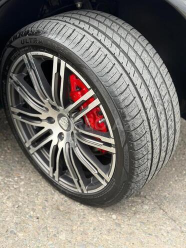 Porsche Cayenne-7