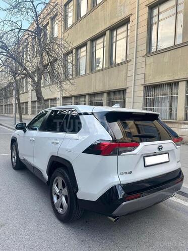 Toyota RAV4-10