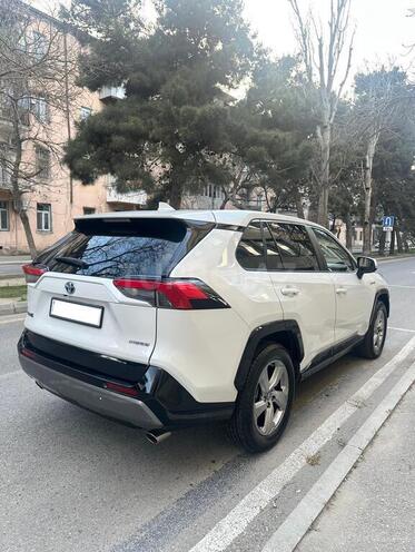 Toyota RAV4-9