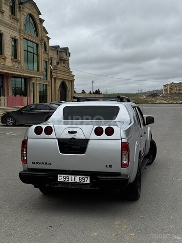 Nissan Navara-2