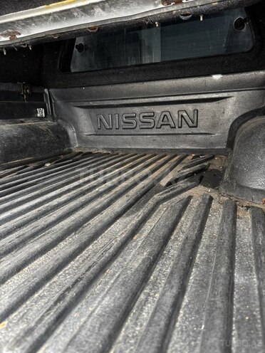 Nissan Navara-12