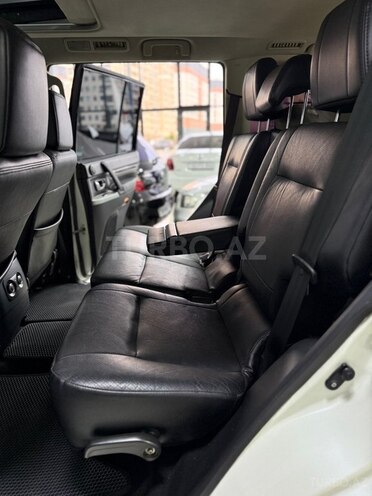 Mitsubishi Pajero-14