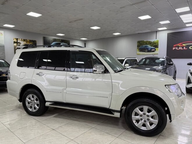 Mitsubishi Pajero-8
