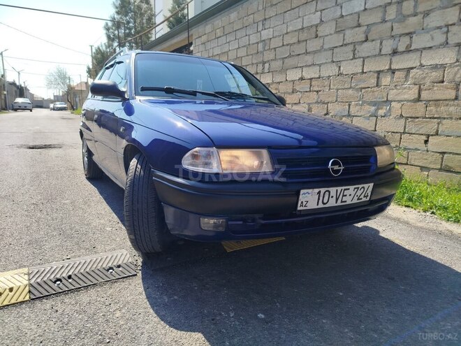 Opel Astra-12