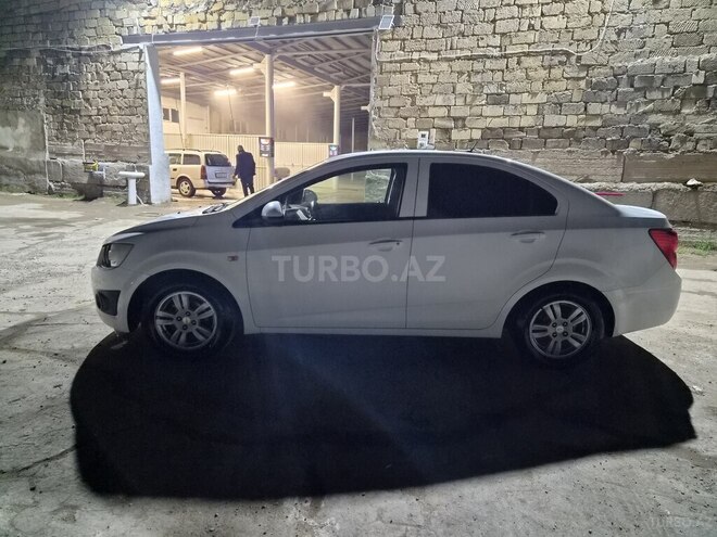 Chevrolet Aveo-5