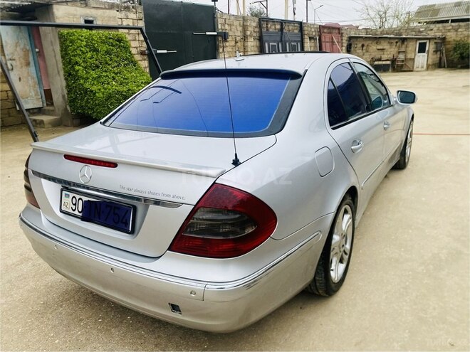 Mercedes E 220-12
