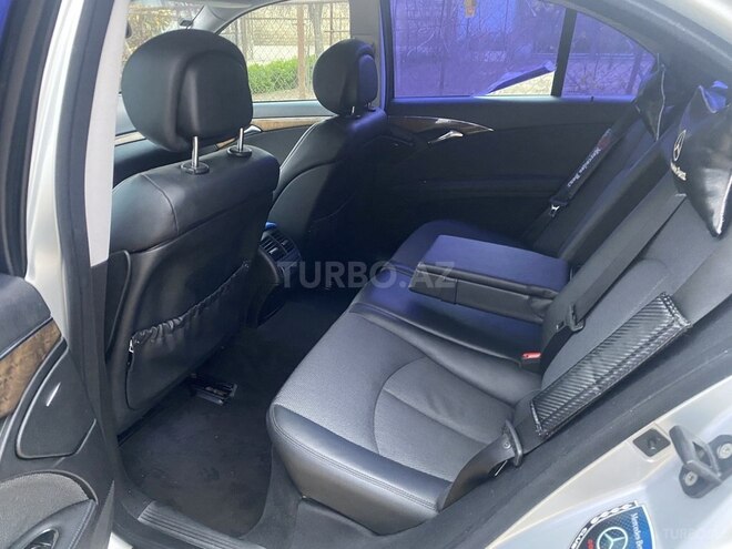 Mercedes E 220-10