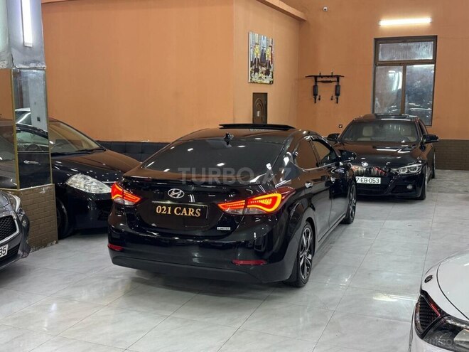 Hyundai Elantra-19