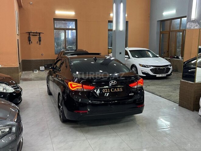 Hyundai Elantra-18