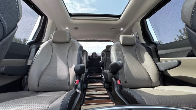 Kia Carnival-16