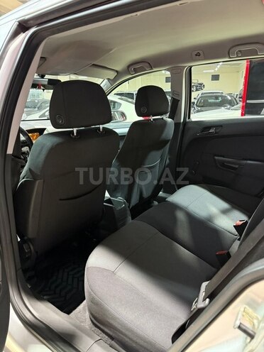 Opel Astra-16