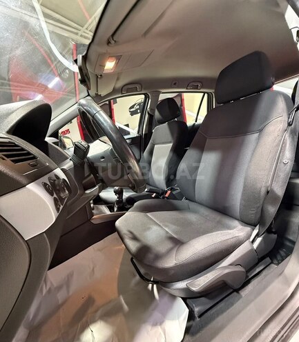 Opel Astra-13