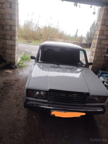 LADA (VAZ) 2107-1