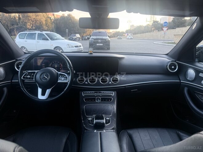 Mercedes E 300-8