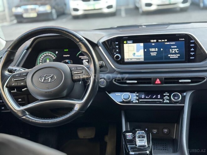 Hyundai Sonata-17