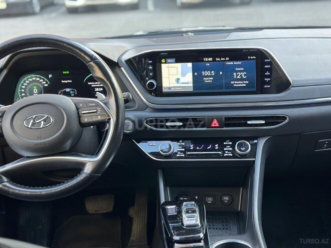 Hyundai Sonata-16