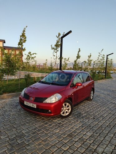 Nissan Tiida-5