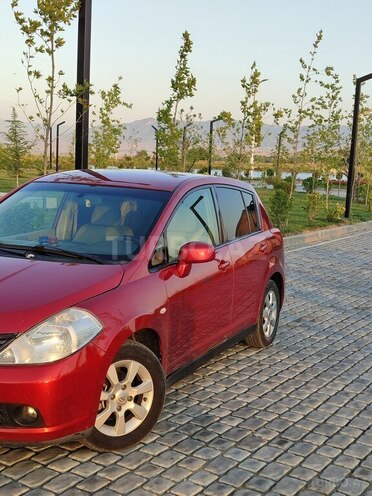 Nissan Tiida-4
