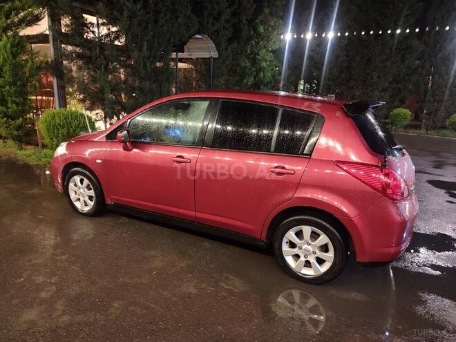 Nissan Tiida-13